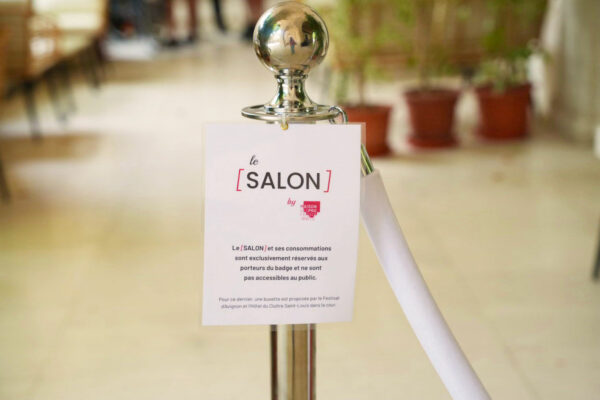 Accès sur badge au Salon de la Maison des professionnels