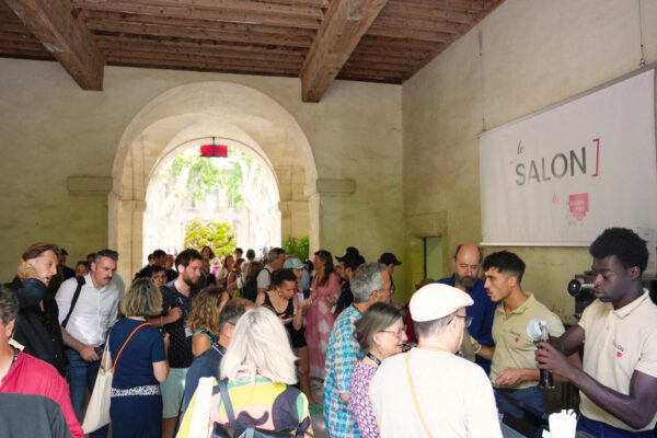 Apéritif organisé au Salon de la Maison des professionnels